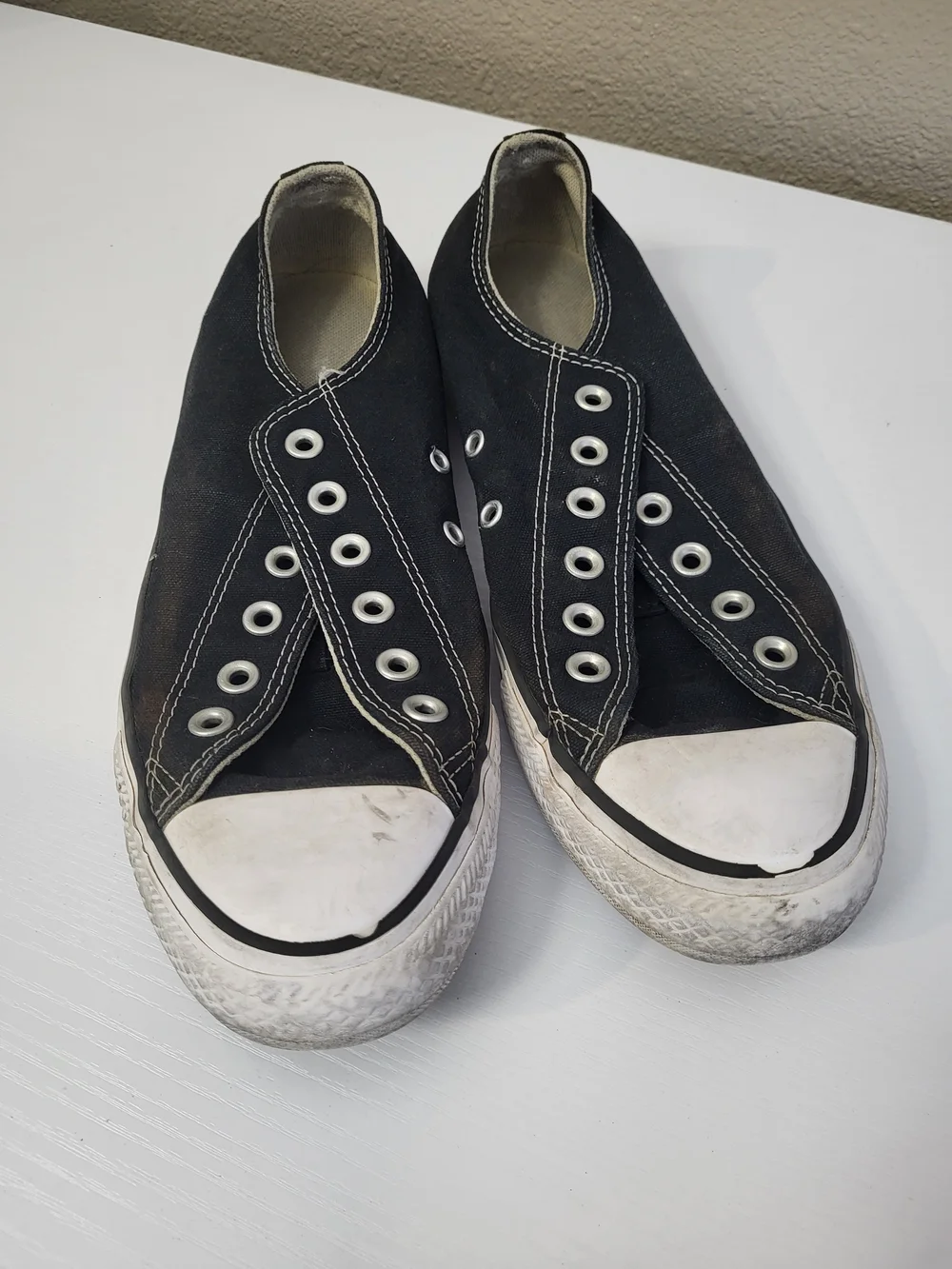Converse Chuck Taylor All Star Low Top Sneakers Black/White, Size W 8.5 M 6.5